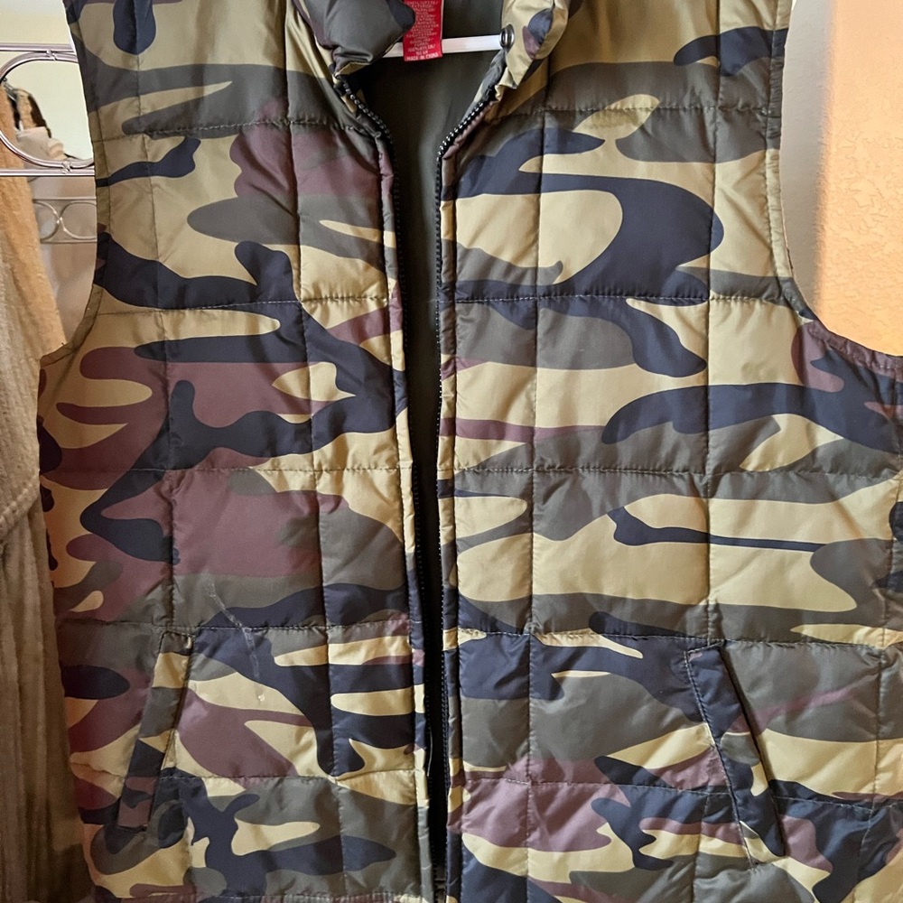 Walls Camouflage Puffer Vest NWT